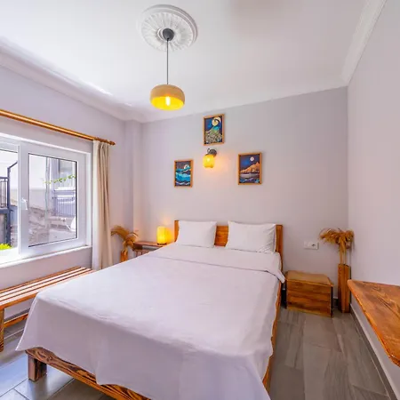 Larex Aparthotel *